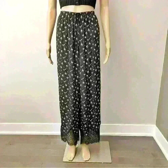Victoria’s Secret Victoria Secret Black floral lace hem wide leg pants trousers - Picture 13 of 13
